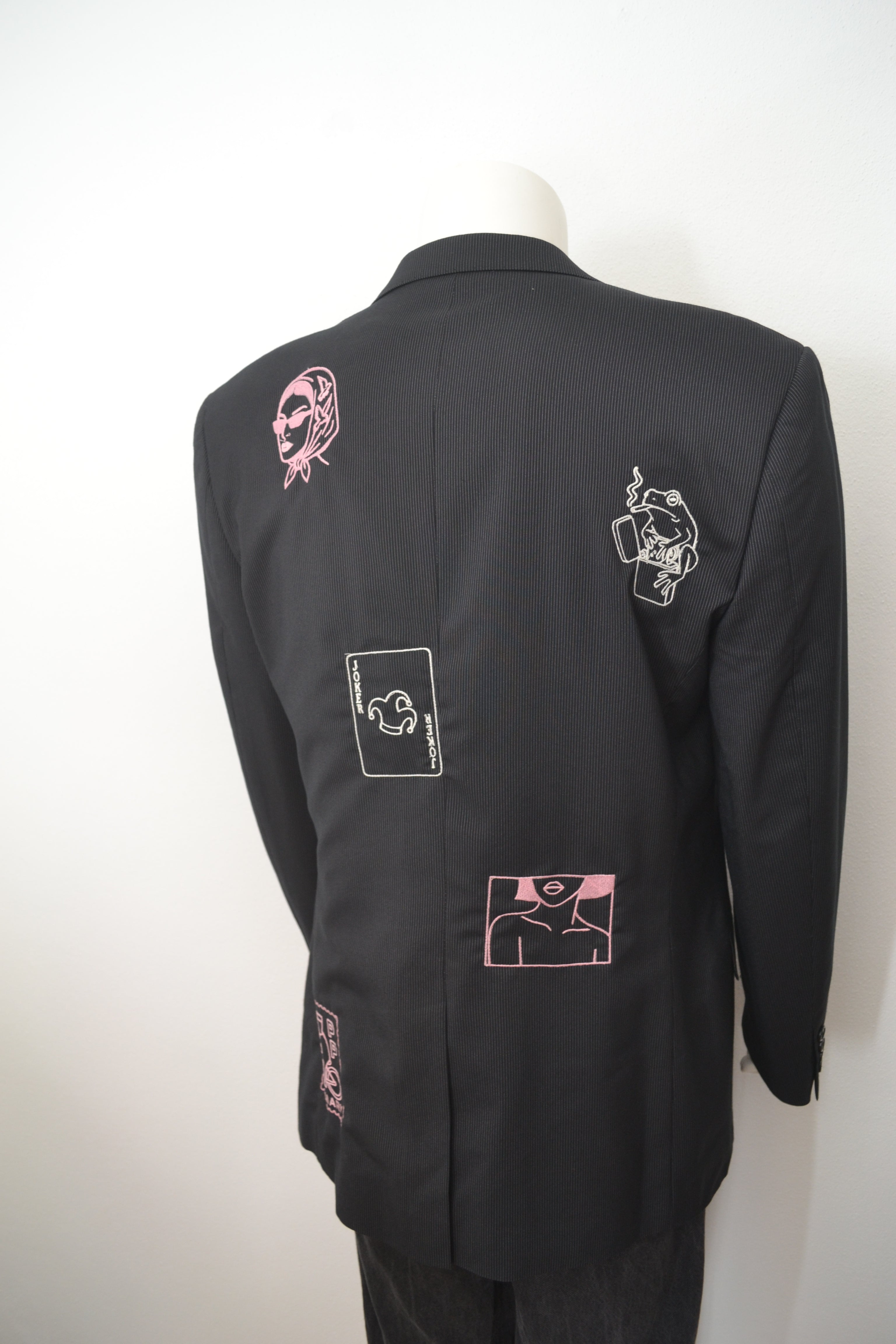 Sort pinstripe blazer forfra