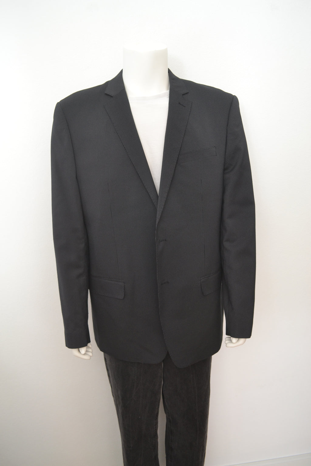 Sort pinstripe blazer bagfra vinkel