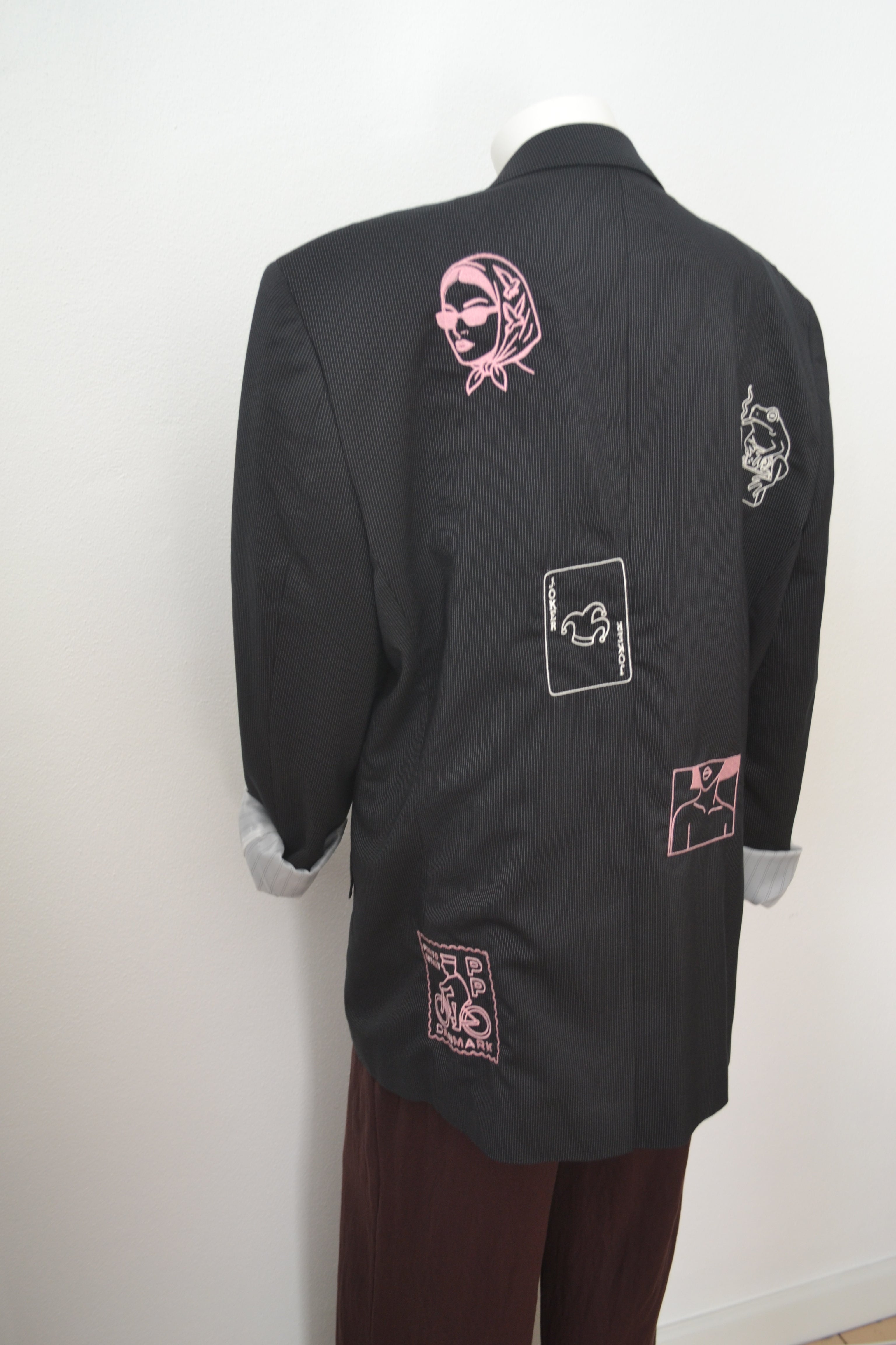 Sort pinstripe blazer bagfra fuld
