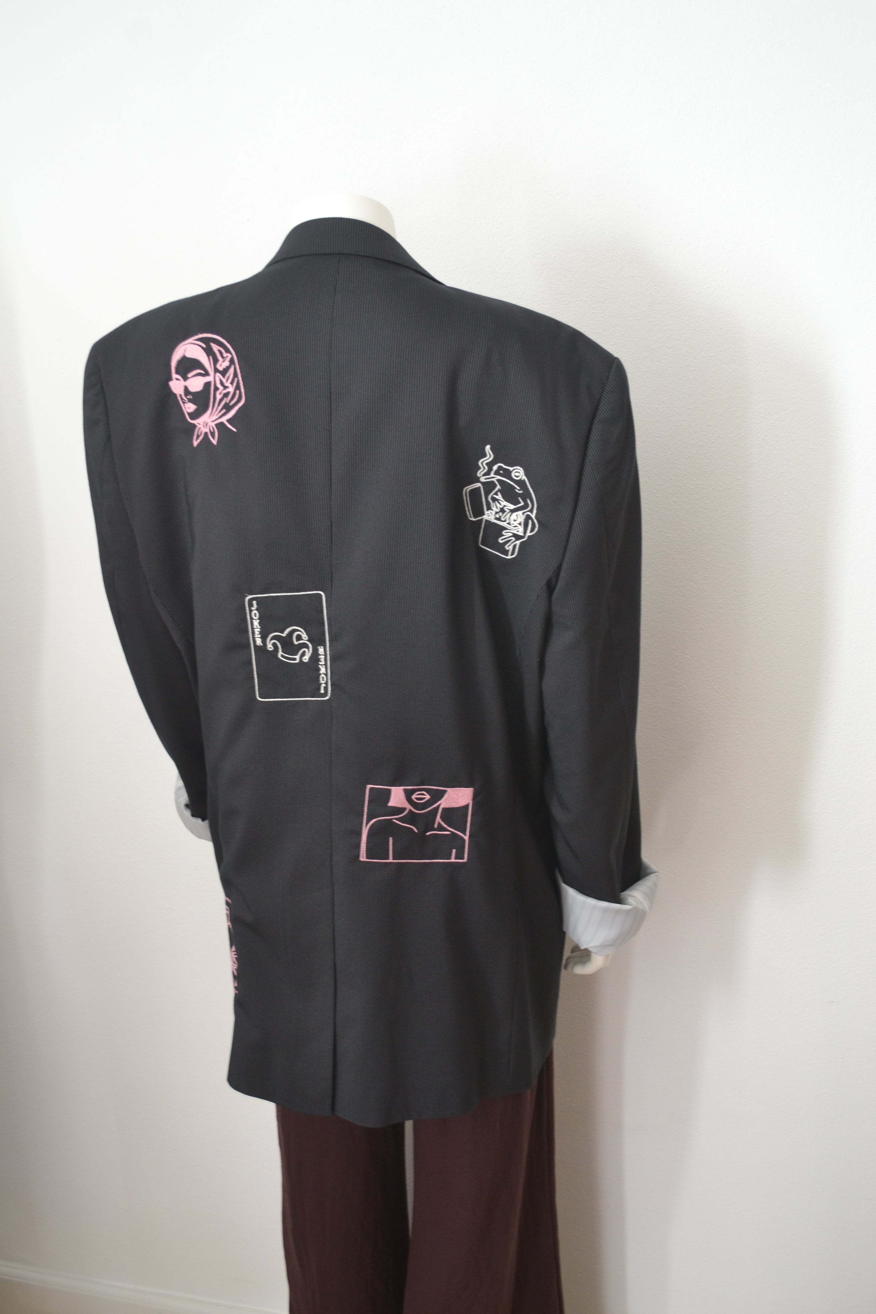 Sort pinstripe blazer forfra fuld